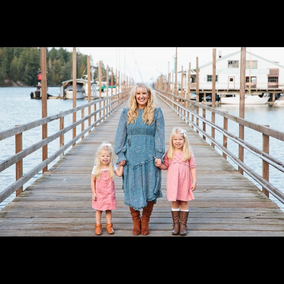 Meet your Posher, Ashley - Picture 1 of 1